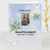 現代の青い空の追悼カード カード (黄色い花)