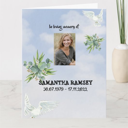 現代の青い空の追悼カード カード (正面)