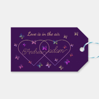 現代の飛ぶ蝶のハート ギフトタグ