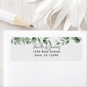 現代的な白い結婚式にちょっぴりのグリーンがアクセント ラベル (インサイチュ)