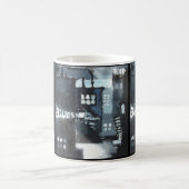 現代美術の装飾が付いている陶磁器のマグ: 青 コーヒーマグカップ (中央)