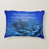 現在に住感動的む アクセントクッション (裏面)