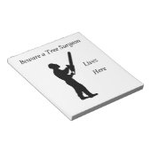 現在のチェーンソーで働く木の外科医アルボリスト ノートパッド (アングル)