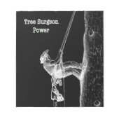 現在のチェーンソーで働く木の外科医アルボリスト ノートパッド (正面)