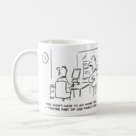 現在はオフィスファミリーに所属していると社員が言った コーヒーマグカップ (左)