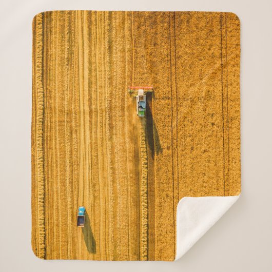 現場で作業するハーベスタの機械。ハーブを結合 シェルパブランケット (正面)