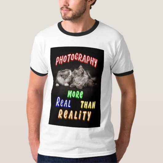 現実より実在も写真 Tシャツ (正面)