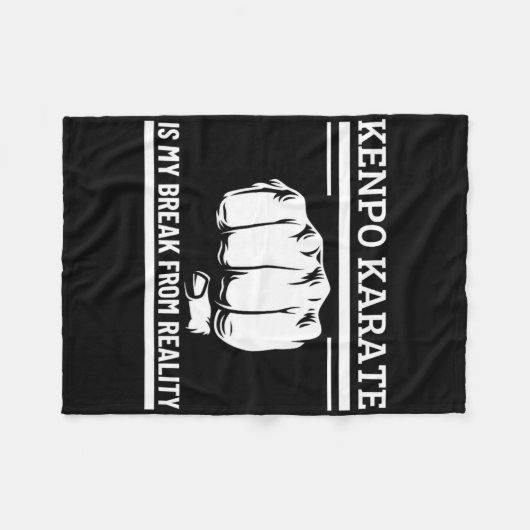 現実アメリから切り離した拳法空手おもしろい。 フリースブランケット (正面(横))