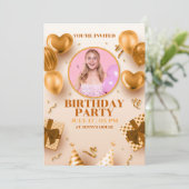 現実的な豪華なゴールデンハッピーバースデー招待 シーズンカード (スタンド正面)