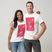 球の広げられた翼を持つワシ Tシャツ (ユニセックス)