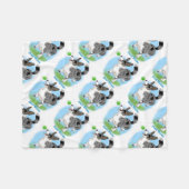 球を持つ青いmerleのコーギー フリースブランケット (正面(横))