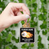 球を炎にあてるパーソナライズな野球の年長のギフト キーホルダー (手)