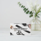 理容師とシェービングアクセサリーの背景 名刺 (スタンド正面)