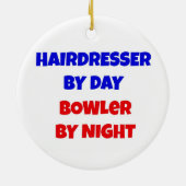 理容師バイデイボウリングをする人、 クリケットの投手バイナイト セラミックオーナメント (裏面)