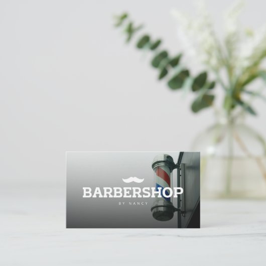 理容師ポール写真と口ひげロゴのバーバーバーショップ 名刺 (スタンド正面)