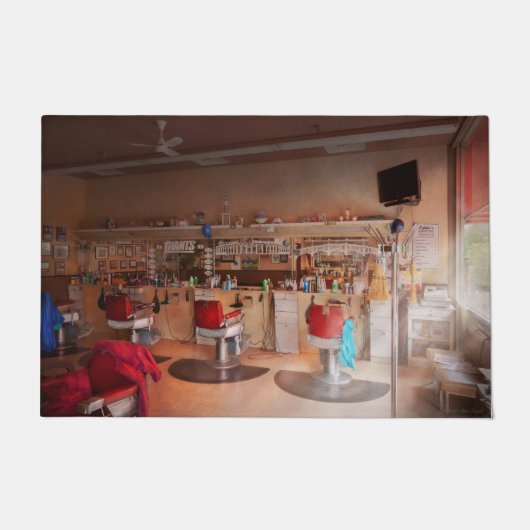 理容師 – エディズバーバーショップ ドアマット (正面)