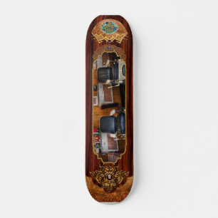 理容師- Frenchtown、NJ - 2つの古い理髪店の椅子 スケートボード