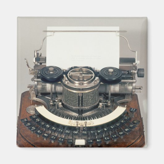 理想的なキーボードを備えたハモンド型タイプライター マグネット (正面)