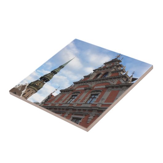 理賀、ラトビア タイル (側面)