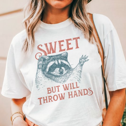 甘いが手荒なアライグマ トライブレンドTシャツ