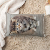 甘いぶちのベビー子猫 ランバークッション (ブランケット)
