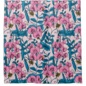 甘いエンドウ豆と（昆虫）マルハナバチ、ピンクとブルー シャワーカーテン (正面)