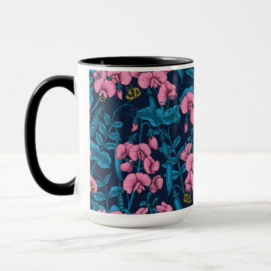 甘いエンドウ豆と(昆虫)マルハナバチ、ピンクとブルー マグカップ (左)