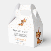 甘いオレンジ色のタイガーキッドの誕生祝い フェイバーボックス (正面サイド)