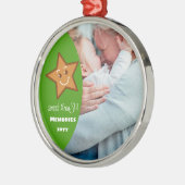 甘いクリスマスジンジャーブレッド星編集可能 – 写真 – 緑 メタルオーナメント (左)