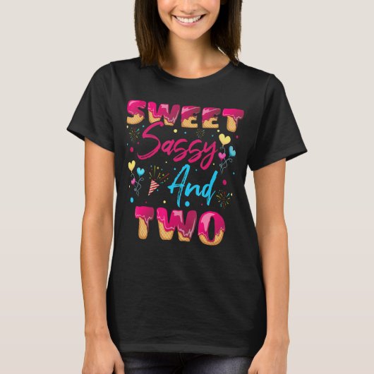 甘いサッシーと2歳の誕生日ドーナツ2年 Tシャツ (正面)