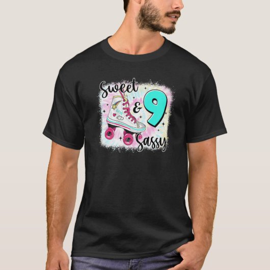 甘いサッシーと9人の誕生日のための女子スケーター Tシャツ (正面)