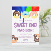 甘いドーナツ、虹の色、甘い最初の誕生日 招待状 (スタンド正面)