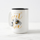 甘いハチの言葉アート追加モノグラム ツートーンマグカップ (正面左)