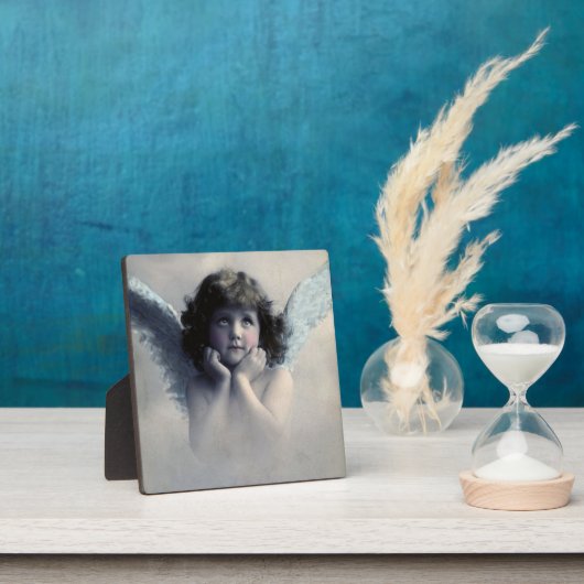 甘いバラ色の生意気なヴィンテージ天使が雲に フォトプラーク (インサイチュ)