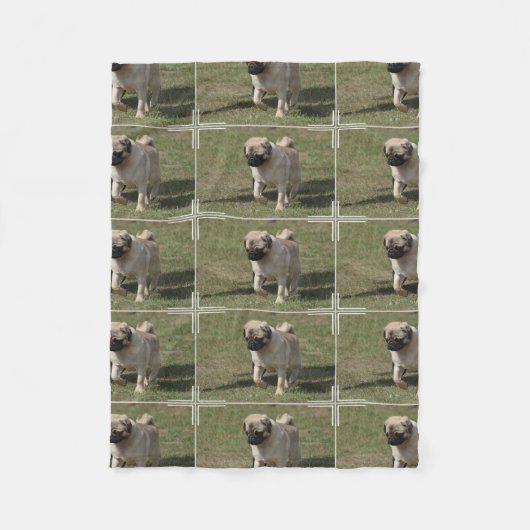 甘いパグ犬 フリースブランケット (正面)