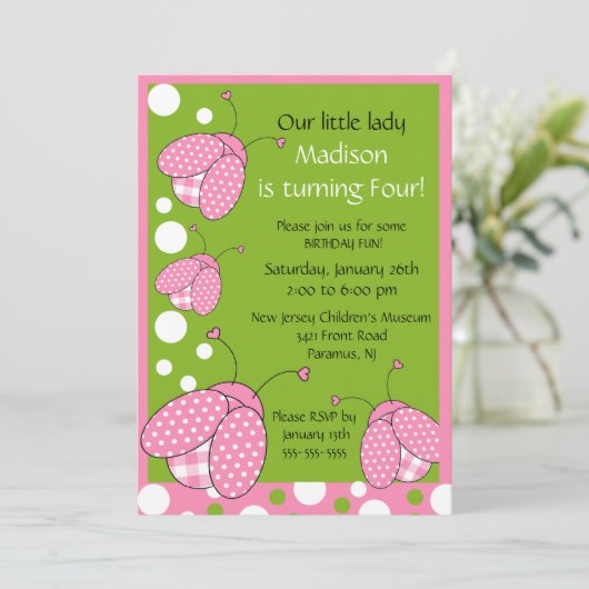 甘いピンクのてんとう虫の誕生日の招待状 招待状 (スタンド正面)