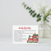 甘いピンクのストロベリークマが本を持って来る赤ちゃんシャワー エンクロージャーカード (スタンド正面)