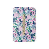 甘いピンクの海軍の花の水色金ゴールドモノグラム バスマット (正面縦)