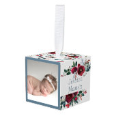 甘いフローラリースベビーの初めてのクリスマス写真 キューブオーナメント (正面アングル)