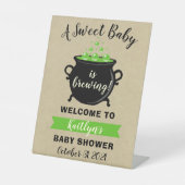 甘いベビーがハロウィーンの赤ちゃんシャワーを醸造している 台座サイン (正面)