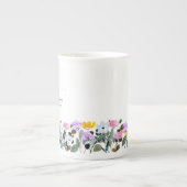 甘いワイルドフラワーで名前を縁ど定義 ボーンチャイナマグカップ (正面)