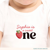 甘いワンストロベリーガール1歳の誕生日 ベビーボディスーツ