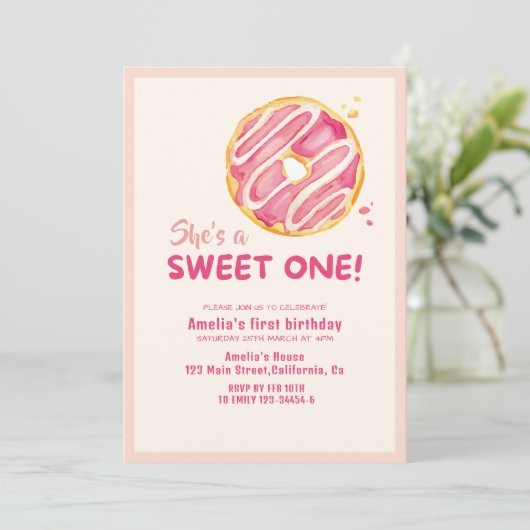 甘いワンドーナツのピンクの女の子の最初の誕生日 招待状 (スタンド正面)