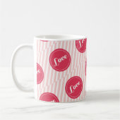 甘い可愛いラブピンクストライプ色のバレンタインデーのマグカップ コーヒーマグカップ (左)