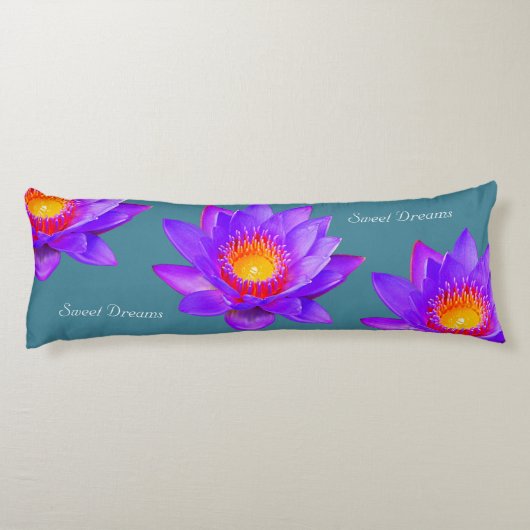 甘い夢に咲く蓮の花を青みがかったティール（緑がかった色） ボディピロー (裏面)