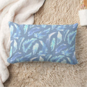 甘い夢 – ライトブルーの水色の羽 –  ランバークッション (ブランケット)