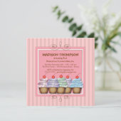 甘い女の子カップケーキ誕生パーティーの招待 招待状 (スタンド正面)