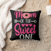 甘い子の母がドーナツを振りかけたもの クッション (ブランケット)