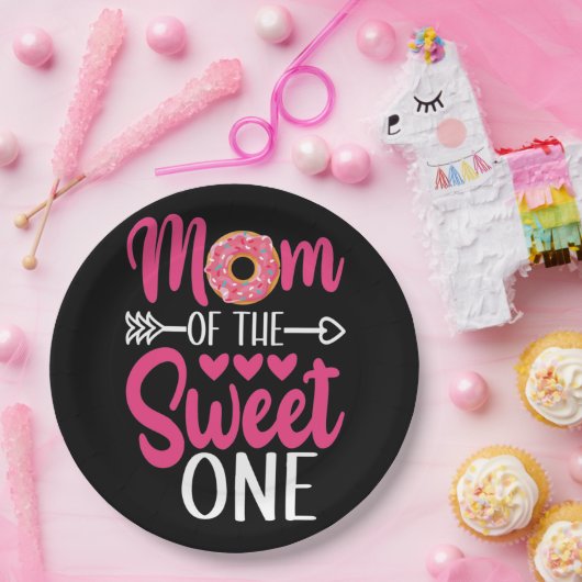 甘い子の母がドーナツを振りかけたもの ペーパープレート (パーティー)