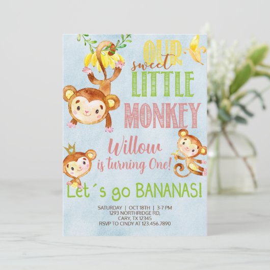 甘い小さなサル任意の年齢の女の子の誕生日招待状。 招待状 (スタンド正面)